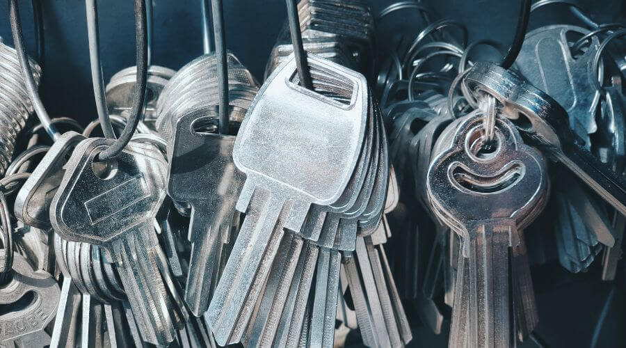 Professional gutter cleaning in Gates, OR